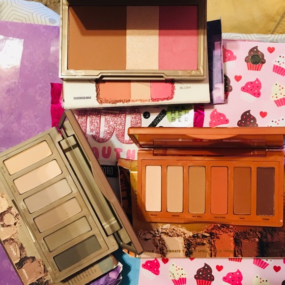 URBAN DECAY SUPER TRIO NAKED BASICS/ FLUSHED/HEAT - Picture 7 of 8